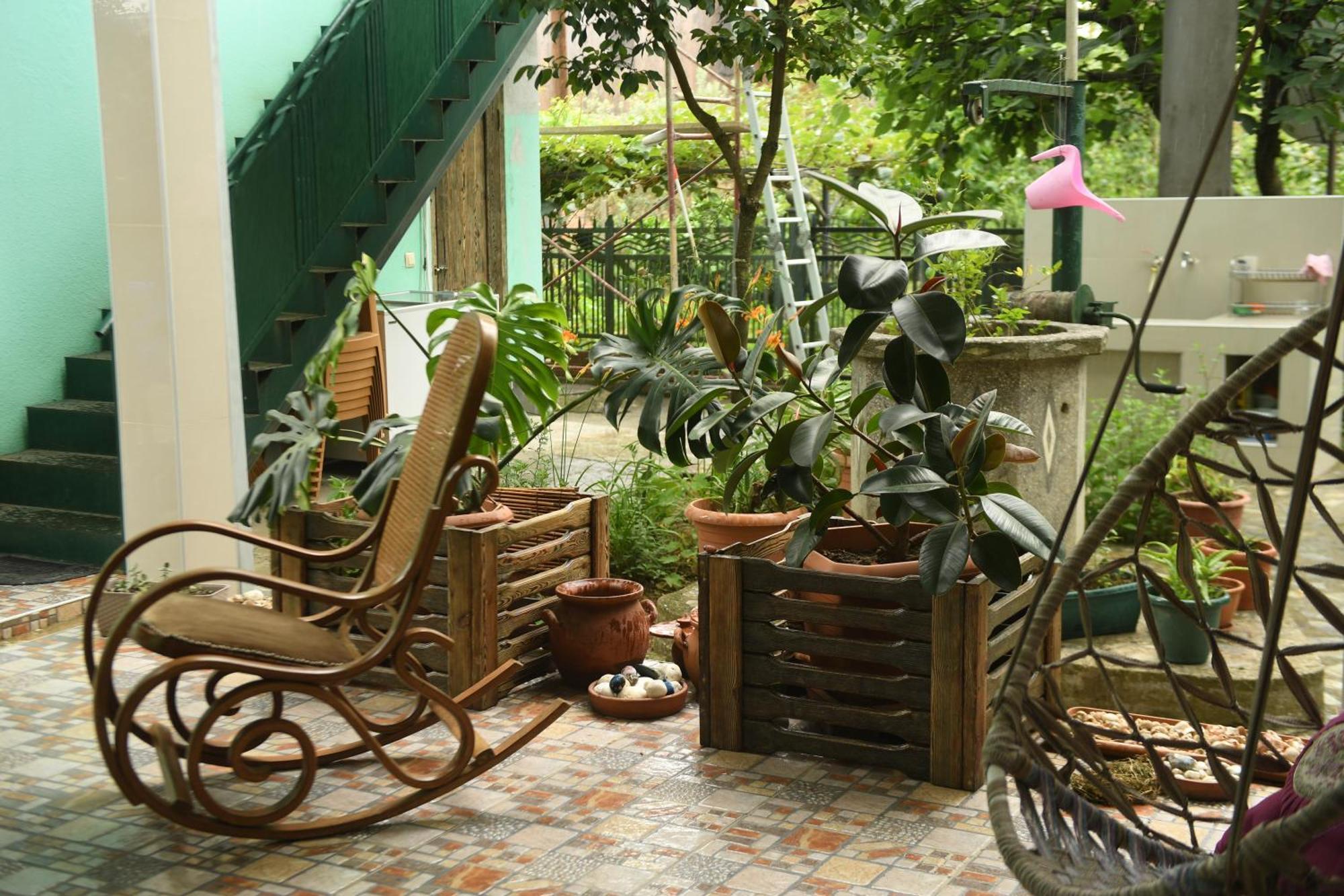 Guest House Green House Zugdidi Exterior photo
