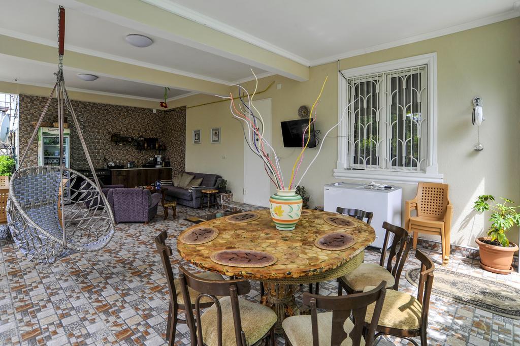 Guest House Green House Zugdidi Exterior photo