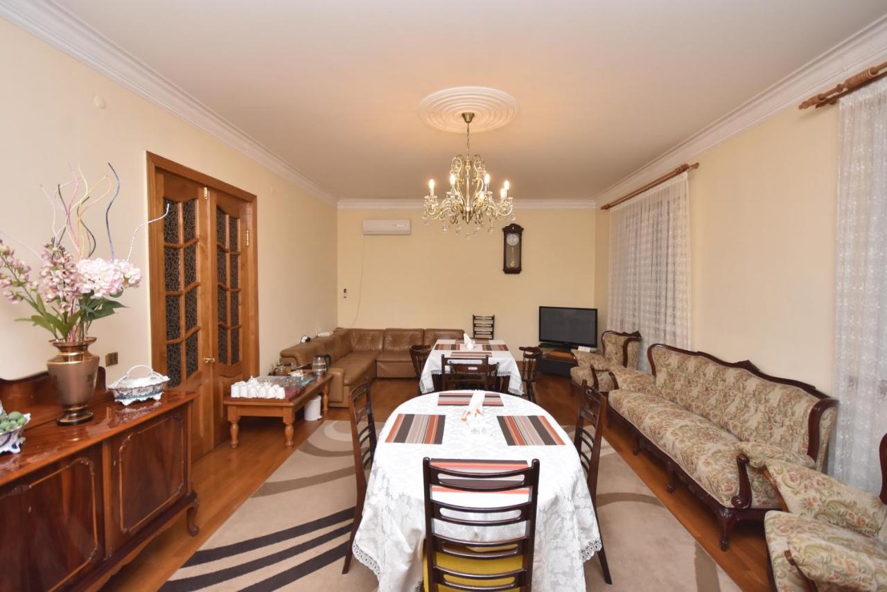 Guest House Green House Zugdidi Exterior photo