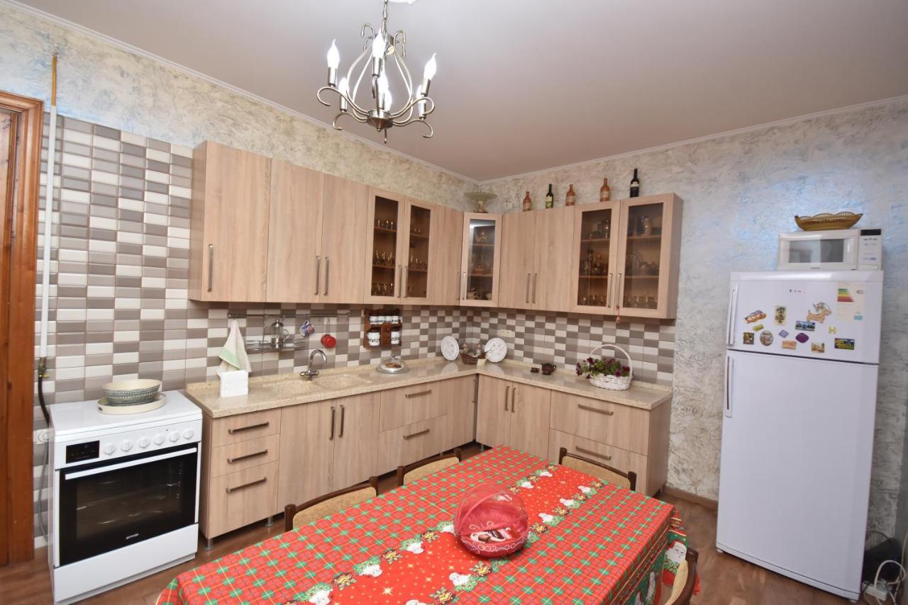 Guest House Green House Zugdidi Exterior photo