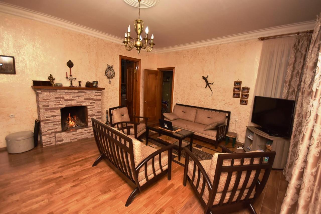 Guest House Green House Zugdidi Exterior photo